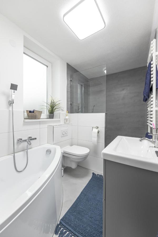 Exklusive Neubau-Ferienwohnung Mit Fernsicht Konstanz Kültér fotó